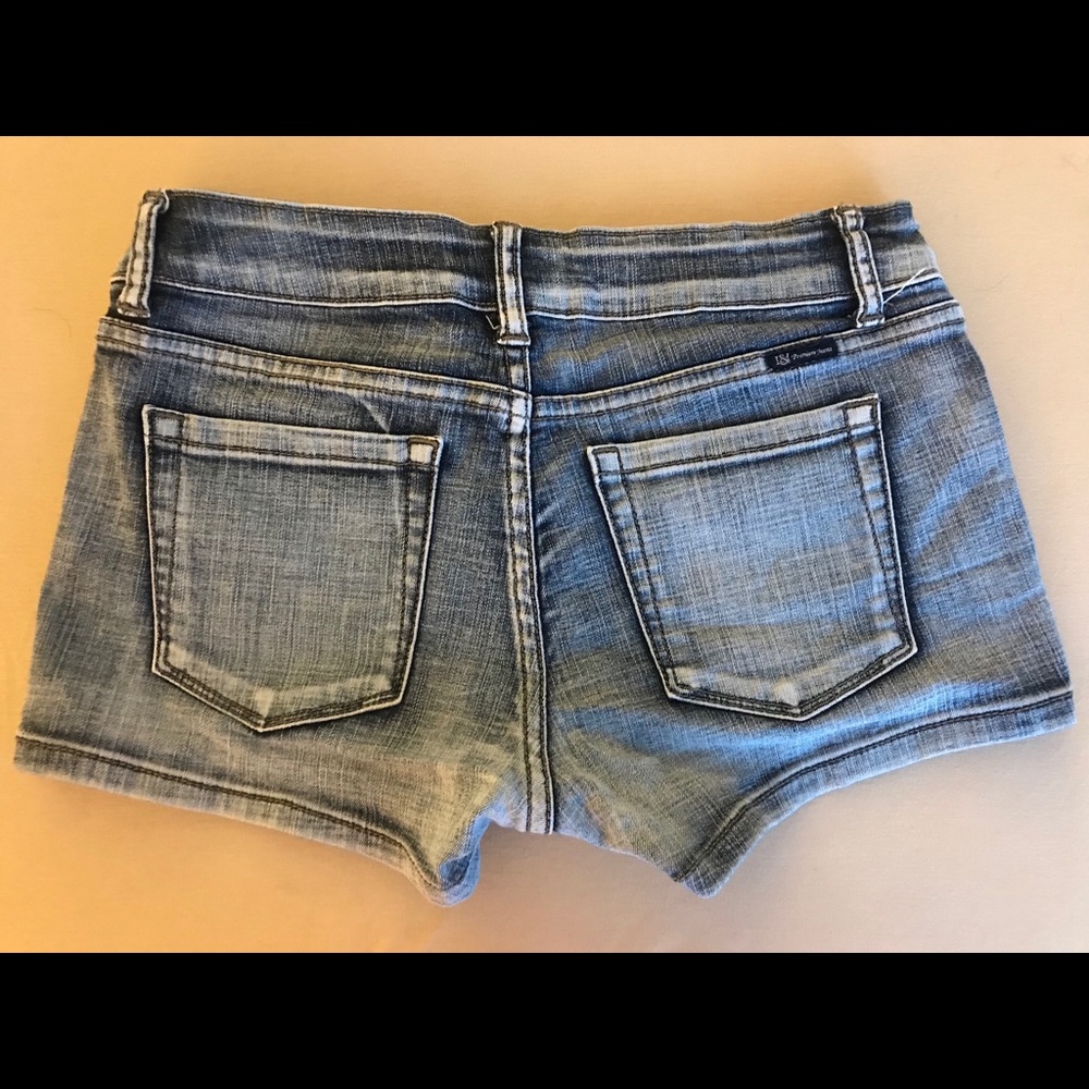 JEAN Short - Picture 2 of 2